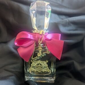 Juicy Couture Viva La Juicy Perfume is a 1.7 fl oz